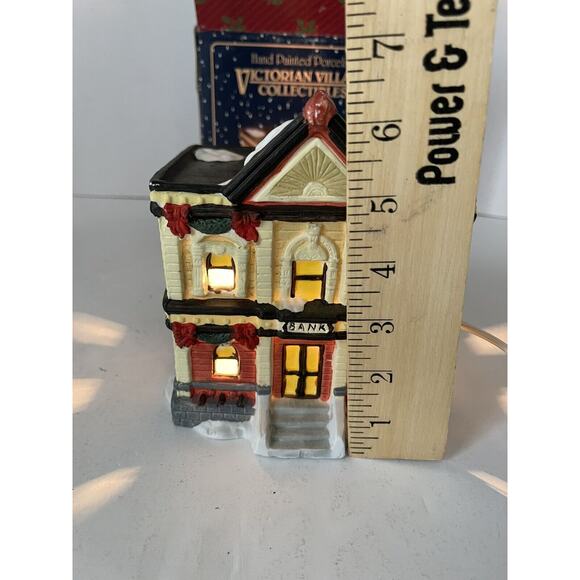 Vintage Victorian Village Collectibles BANK Hand Painted Porcelain Light Retired - Picture 4 of 12